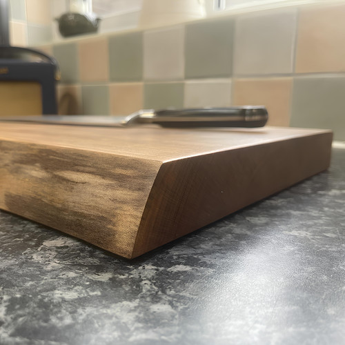 Live edge oak chopping - live,