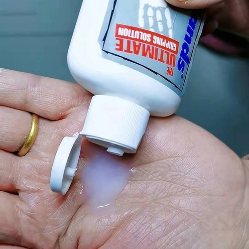 Dry hands pole grip - hands,