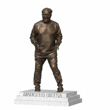 Marcelo Bielsa Statue –