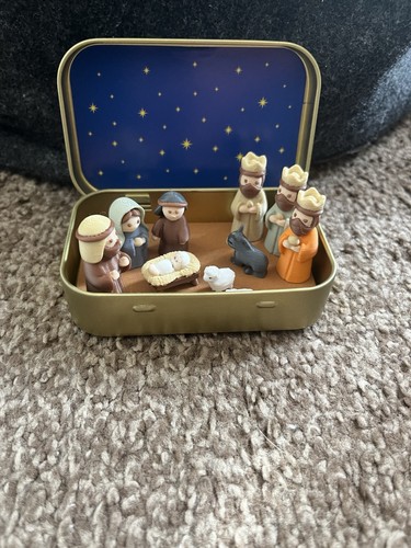 Miniature nativity scene - nativity,
