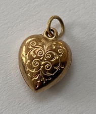 SMALL 9CT GOLD HEART PENDANT /