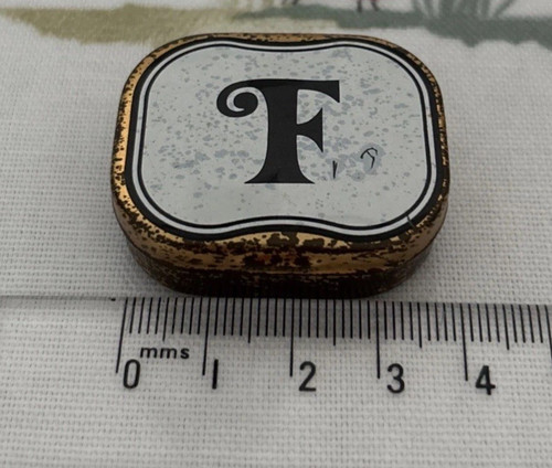 Small name initial metal - name, tin