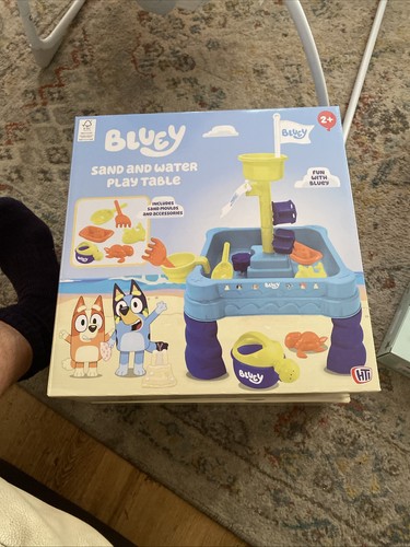 Bluey sand and - bluey, set