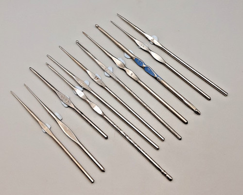 Vintage metal crochet hooks - metal,