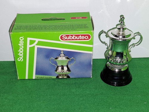 Boxed subbuteo set 61128 - boxed,