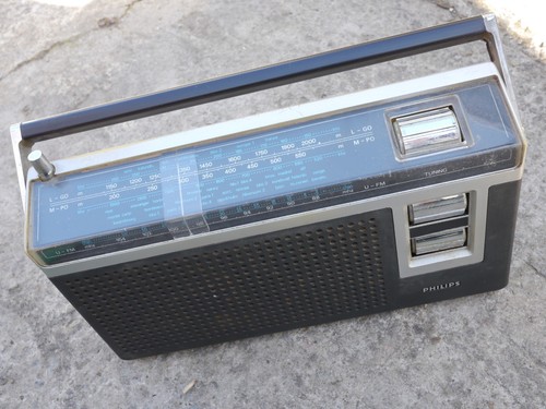 Vintage 1970s philips radio - philips,