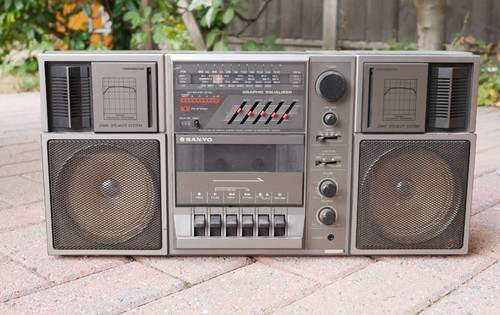 Vintage sanyo m9835l boombox - vintage,