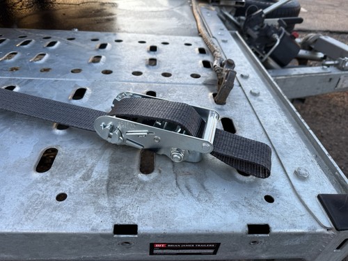 Over wheel straps for - x4,
