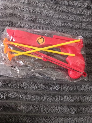 Toy crossbow with suction - with,