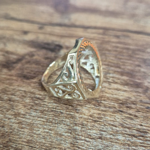 9ct yellow gold - 9ct, hexagon