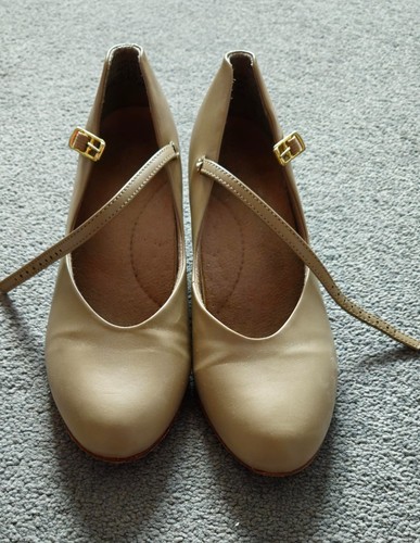 Tan character shoes - character,