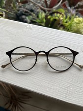 Akitto lip1 round dark brown