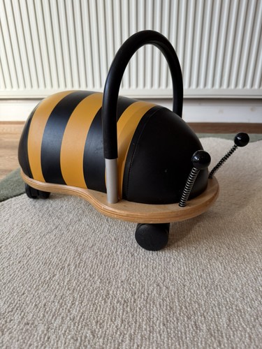 Wheely bug bumble bee - bug,