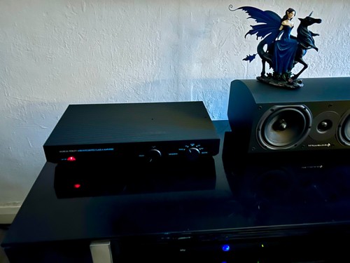 Musical fidelity amplifiyer - ,