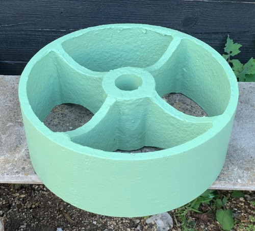Small vintage cast - , wheel