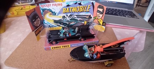 Corgi batmobile 267 batboat - corgi,