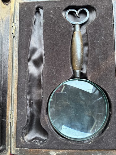 Vintage wooden magnifying - wooden,