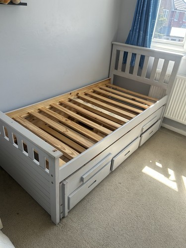 Trundle single bed - single,