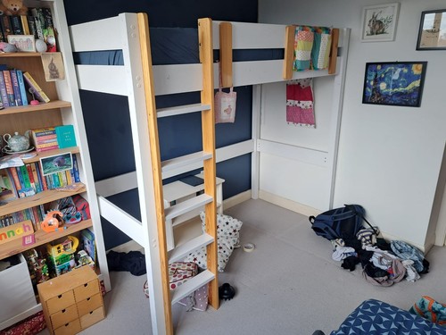 Children single loft bed - single,