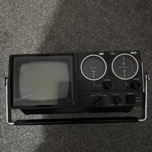 Rare vintage portable radio - portable, tv