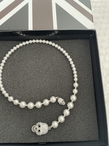 Butler wilson pearl - &,