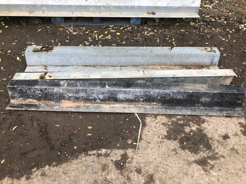 Various size catnic lintels - size,