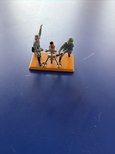 Britains deetail toy soldiers - britains,