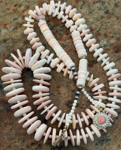 Queen conch shell necklace - queen,
