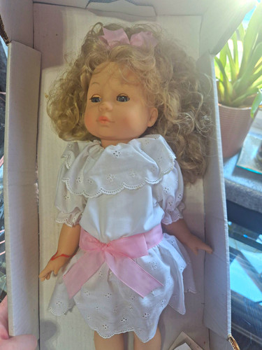 Götz girl doll - götz, blonde