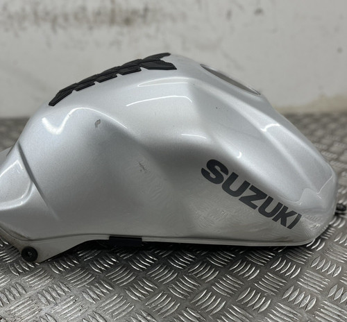 Suzuki 650 2004 petrol - 650, s