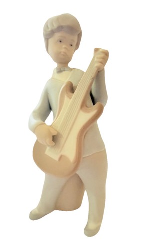 Lladro boy guitar - guitar, matte