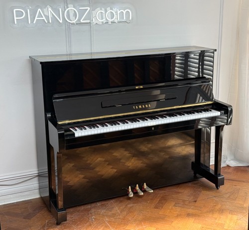 Yamaha upright piano - piano,