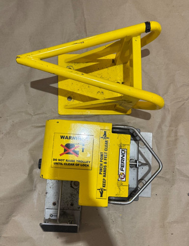 Ferno stretcher lock - lock, load