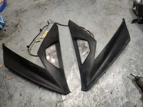 Front fairing signal - , mounts