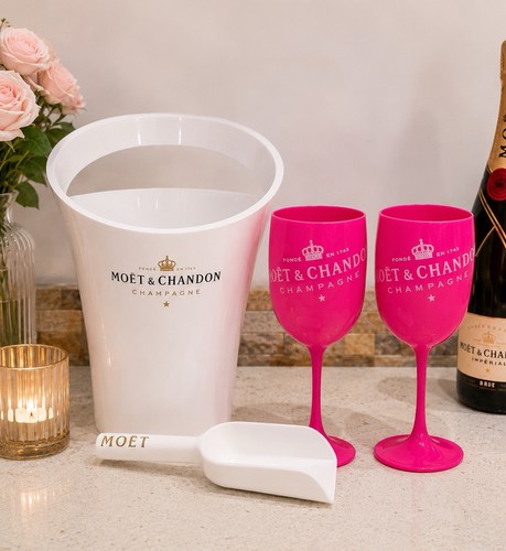 Moët chandon champagne - &, ice