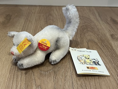 Steiff lizzy white mohair - 5”,