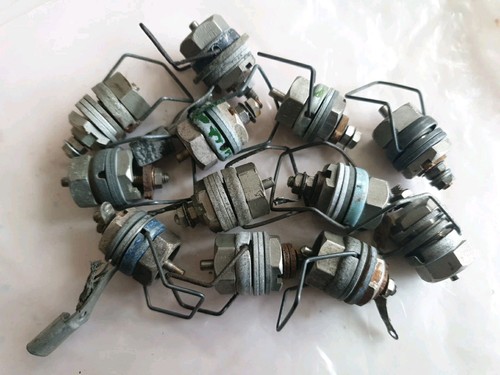 Pye plug chassis mount - pye,