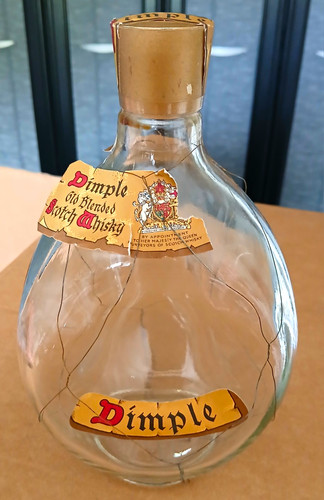Dimple blended scotch whisky - dimple,