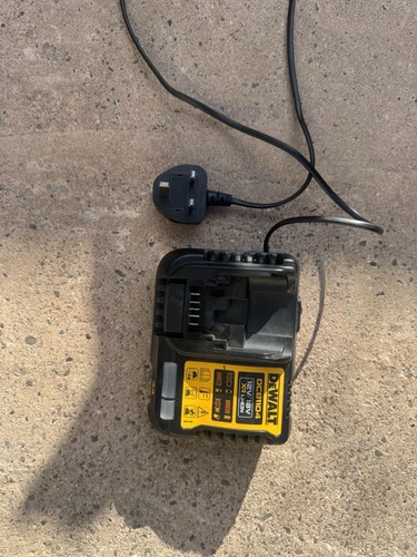 Dewalt 18v battery charger - dewalt,