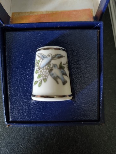 Royal worcester thimble - worcester,