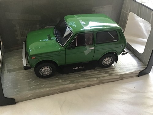 Solido scale lada niva - 1/18,