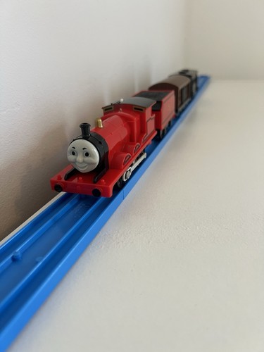 Tomy trackmaster james train - tomy,