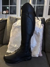 Avebury Black Leather Riding