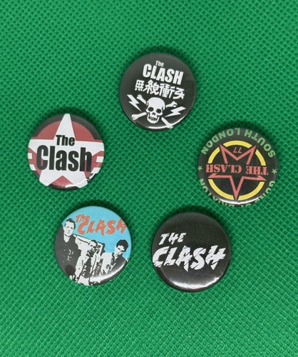Set badges the clash - set,