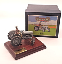 Britains 8711 – Massey Ferguson TE20 “Grey Fergie” MF Anniversary Edition Boxed