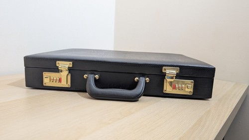 Black vinyl leatherette - black,