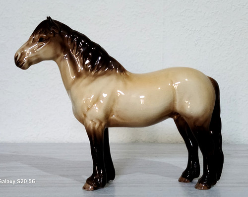 Beswick dun highland pony - highland,