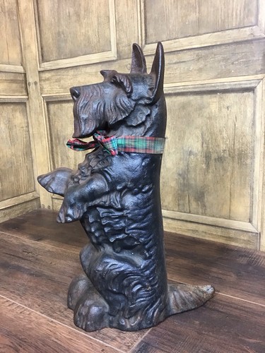 Vintage cast iron - iron, scottie