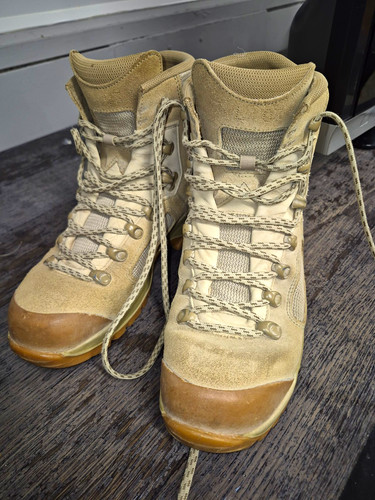Lowa beige suede hiking boots - lowa,