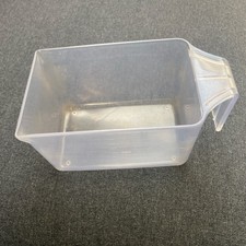 Plastic juicing container for